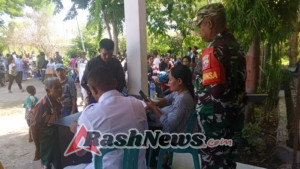 Babinsa Antonius K. Hadir Dampingi Warga Penerima BLTS Senilai Rp900 Ribu per KK