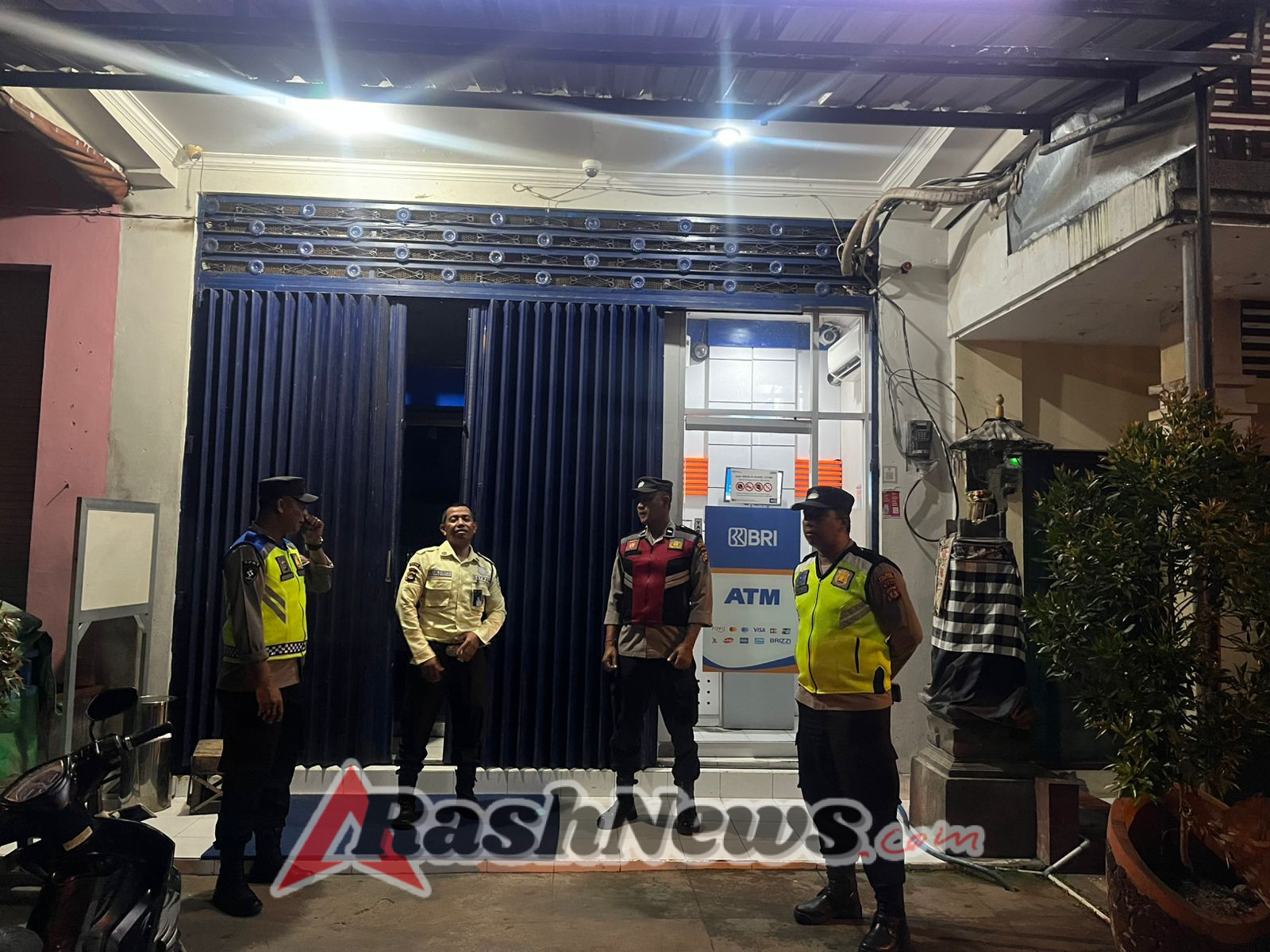 Patroli Polsek Rendang  , Pantau Situasi Wilayah Malam Hari Cegah Gangguan Keamanan