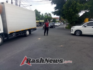 Antisipasi Kepadatan, Pawas Polsek Abiansemal Pimpin Pengaturan Lalin Pada Puncak Mobilitas Sore