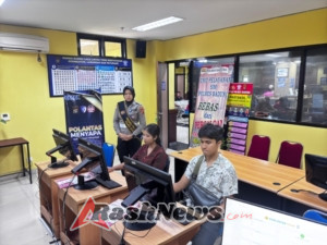 Wujud Komitmen Polisi Hadir Melayani Masyarakat Lewat Polantas Menyapa
