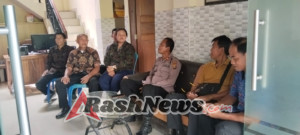 Polsek Sidemen Menggelar Jumat Curhat Di Desa Sidemen