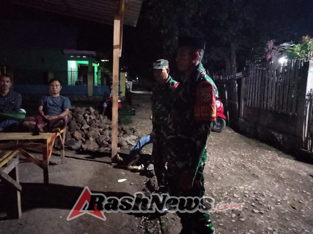 Tokoh Pemuda dan Agama Ikut Patroli, Jaga Kondusivitas Desa Naru di Musim Hujan