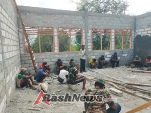 Kodim Kupang Satgas Dan Warga Rampungkan Pekerjaan Sekolah