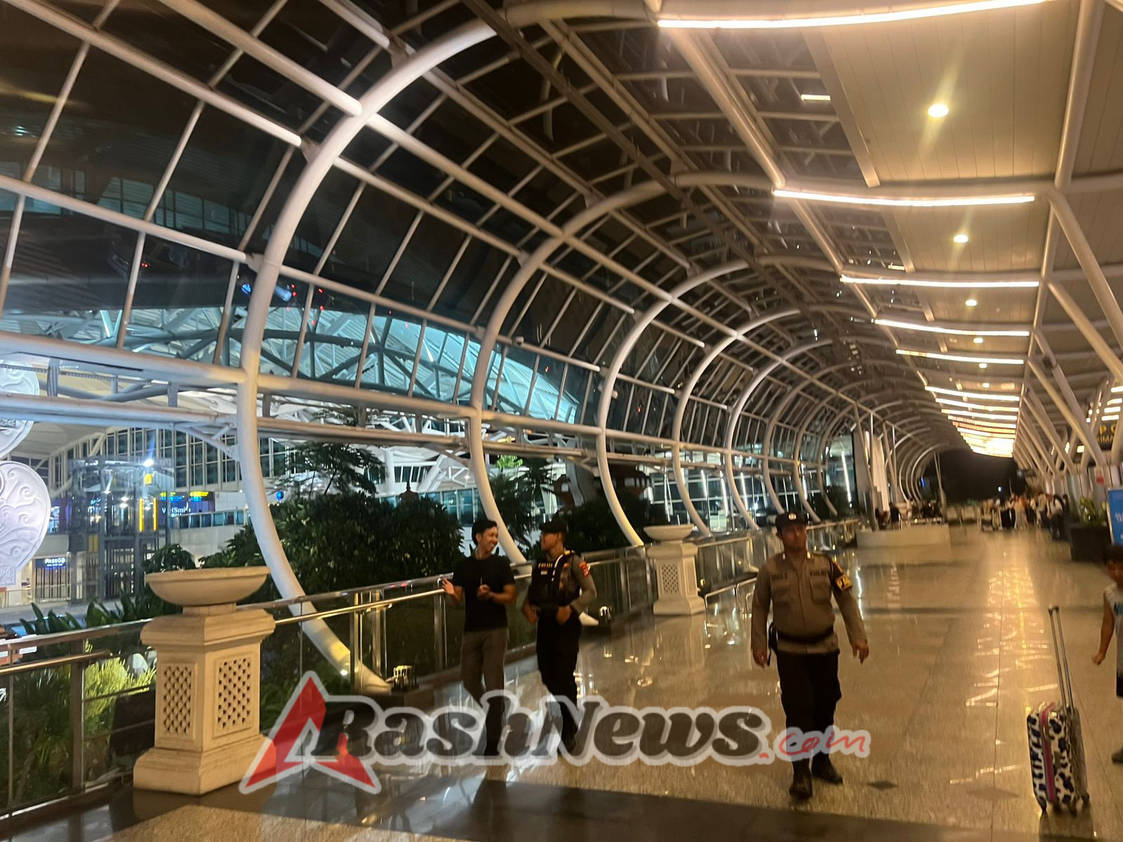 Patroli Preventif Polres Bandara Ngurah Rai Tingkatkan Keamanan di Terminal Internasional