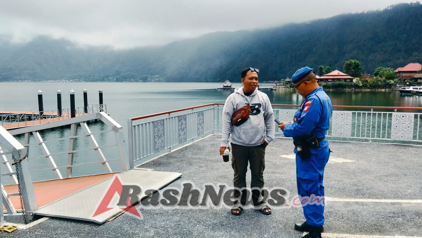 Satpolairud Polres Bangli Atensi Wisatawan di Dermaga Kedisan, Pastikan Keamanan Perairan Danau Batur