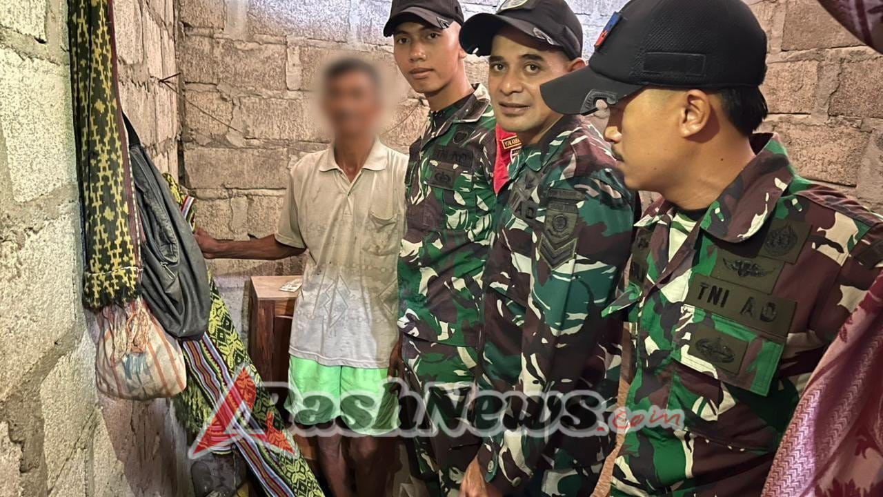 Satgas Pamtas Yonarhanud 2 Kostrad Terima Senjata Api, Wujud Kepercayaan Warga Perbatasan  Terima Senjata Api, Bukti Kepercayaan Warga Terhadap Satgas Pamtas Yonarhanud 2 Kostrad   Satgas Pamtas Yonarhanud 2 Kostrad Terima Penyerahan 1 Pucuk Senjata Api dari Warga  Inbate – Satgas Pamtas RI-RDTL Sektor Barat Yonarhanud 2 Kostrad Pos Inbate menerima satu pucuk Senjata Api jenis Springfield dari warga yang berada di Desa Inbate, Kec. Bikomi Nilulat, Kab. TTU. Rabu (26/11)  Keberhasilan ini adalah buah dari baiknya hubungan antara Satgas Pamtas dengan warga sekitar perbatasan. Bapak TD (53 Th) diketahui merupakan seorang veteran perang yang saat ditemui oleh Personel Pos Inbate masih menyimpan satu pucuk senjata api Springfield. Penyerahan ini dilakukan secara sukarela mengingat kepercayaan terhadap Satgas Pamtas yang berada di perbatasan.  “Kami mengamankan satu pucuk senjata api jenis Springfield ini, dan langsung kami laporkan ke komando atas serta melaksanakan tindakan pengamanan.” Ujar Danpos Inbate.  Ini menunjukkan komitmen Satgas Pamtas untuk selalu memberikan upaya keamanan dan menjamin masyarakat perbatasan selalu dalam keadaan aman serta terhindar dari hal yang tidak diinginkan.