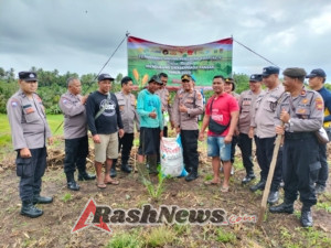 Kapolsek Selbar laksanakan giat sambang dalka persiapan piodalan di Pura Luhur Pucak Bukit Rangda Kec Selemadeg Barat