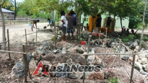 Babinsa Haharu Dorong Ketahanan Air Warga Lewat Pembangunan Bak Penampung
