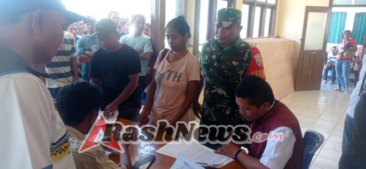 Sinergi TNI dan Pemerintah Kecamatan: 425 KPM Terima BLTS Kesra di Lamba Leda Utara