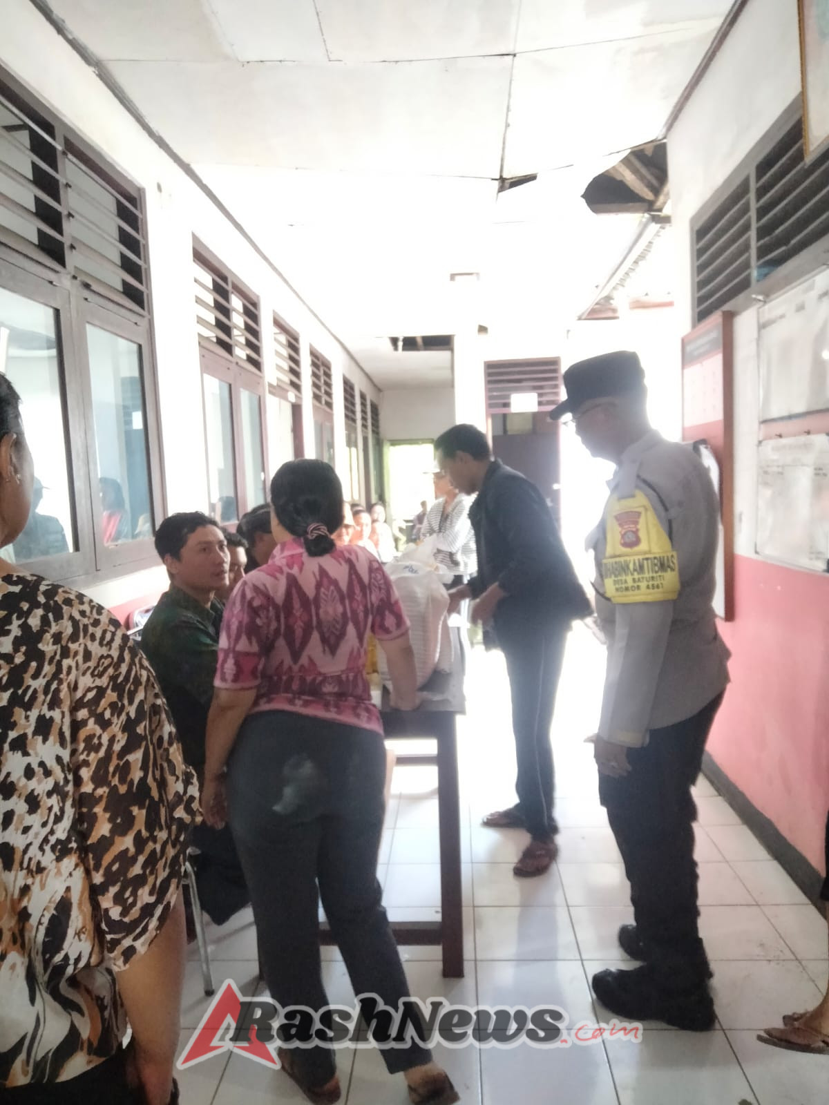 Penyaluran Bantuan Pangan di Desa Baturiti Berjalan Lancar