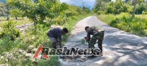 Kerja Bhakti Irigasi, Babinsa Maurole Dorong Simpati Masyarakat terhadap TNI