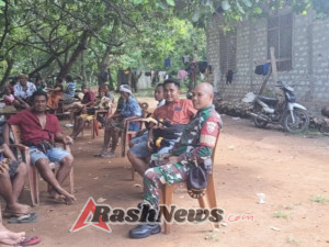 Serda Martin Jaga Limu Perkuat Kamtibmas Lewat Komsos di Desa Lokory