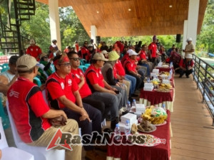 Kodim 1628/KSB Tunjukkan Kepedulian Budaya, Danramil Hadiri dan Amankan Barapan Kerbau Akbar
