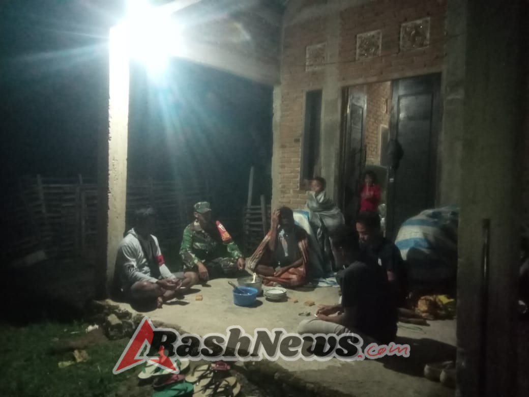 Sinergi Babinsa dan Warga: Patroli Malam Wujudkan Lingkungan Aman dan Kondusif