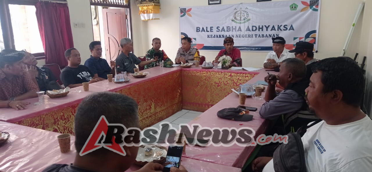 Bhabinkamtibmas Desa Banjar Anyar Menghadiri Rapat Persiapan Pengamanan Malam tahun baru 2026