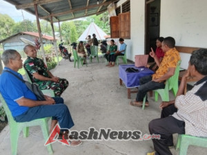 Pererat Sinergitas, Babinsa Bisel Gelar Komsos dengan Pemdes Lanaus