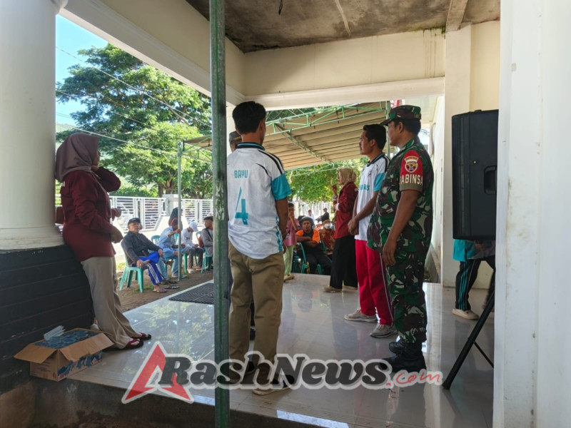 Dengan Pendampingan Babinsa, Pembagian Kartu KSB Maju Berjalan Lancar dan Kondusif