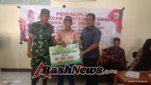 TNI Hadir di Tengah Masyarakat, Babinsa Seloto Amankan Penyaluran BLT DD