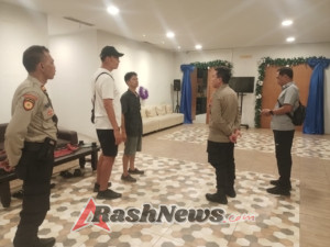 Kapolsek Densel Sambangi Gereja ROCK, Pastikan Kesiapan Pengamanan Jelang Natal 2025