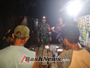 Perkuat Kamtibmas, Babinsa Bakajaya Edukasi Warga Saat Ronda Malam