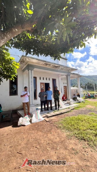 Serka M. Ali Jadi Motor Penggerak Warga dalam Kegiatan Clean Up Pantai Soro
