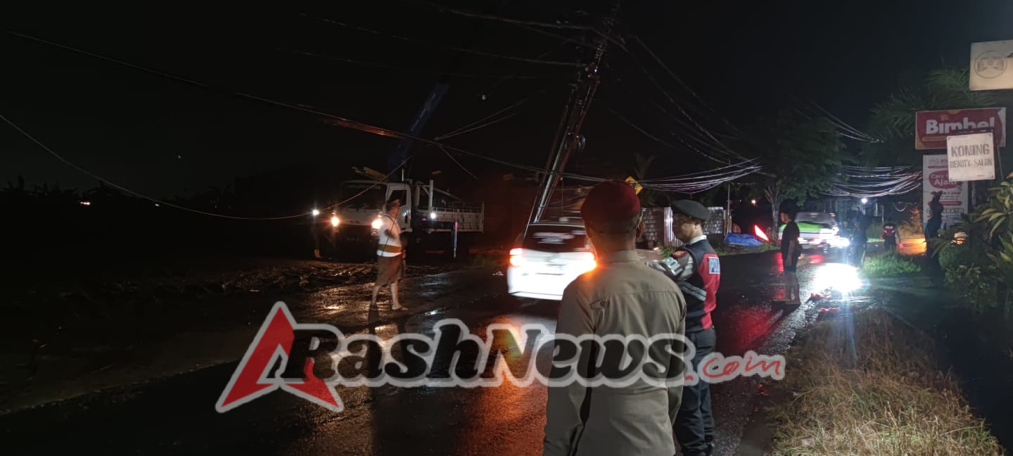 Gerak Cepat UKL Polsek Mengwi Tangani Kabel Listrik Melintang di Tengah Jalan