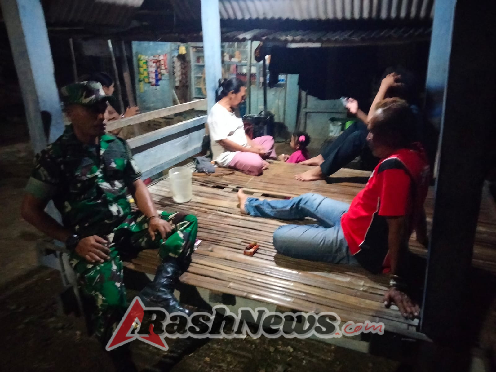 TNI Koramil Poto Tano Imbau Warga Jaga Ketertiban Saat Patroli Malam