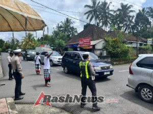 Personel Satgas Kamsel Ops Lilin Agung 2025 Intensifkan Patroli dan Pengamanan di Desa Wisata Penglipuran
