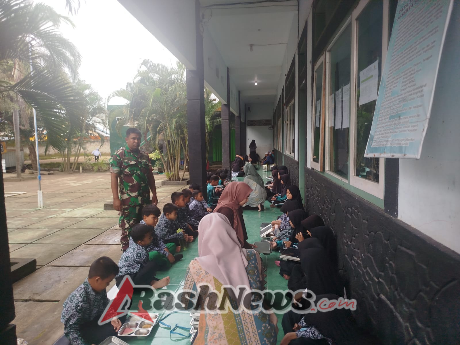 Koramil 1628-01 Taliwang Pastikan Program Makan Bergizi Gratis Tersalurkan Tepat Waktu