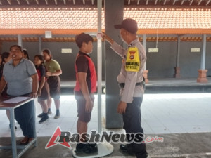 Bhabinkamtibmas Monitoring Kegiatan Posyandu Terintegrasi di Balai Banjar Desa Adat Kayubihi Bangli