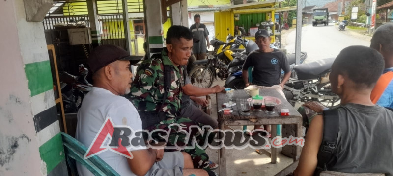 Babinsa Sertu Dahlan Aktif Jalin Komunikasi Sosial dengan Warga Seteluk Tengah