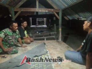 Jaga Kamtibmas, Anggota Koramil Poto Tano Intensifkan Patroli Malam Hari