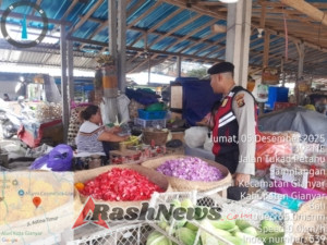 Upaya Cegah Kriminalitas, Sat Samapta Polres Gianyar Tingkatkan Patroli Mobiling R4 Di Pasar Adat Samplangan