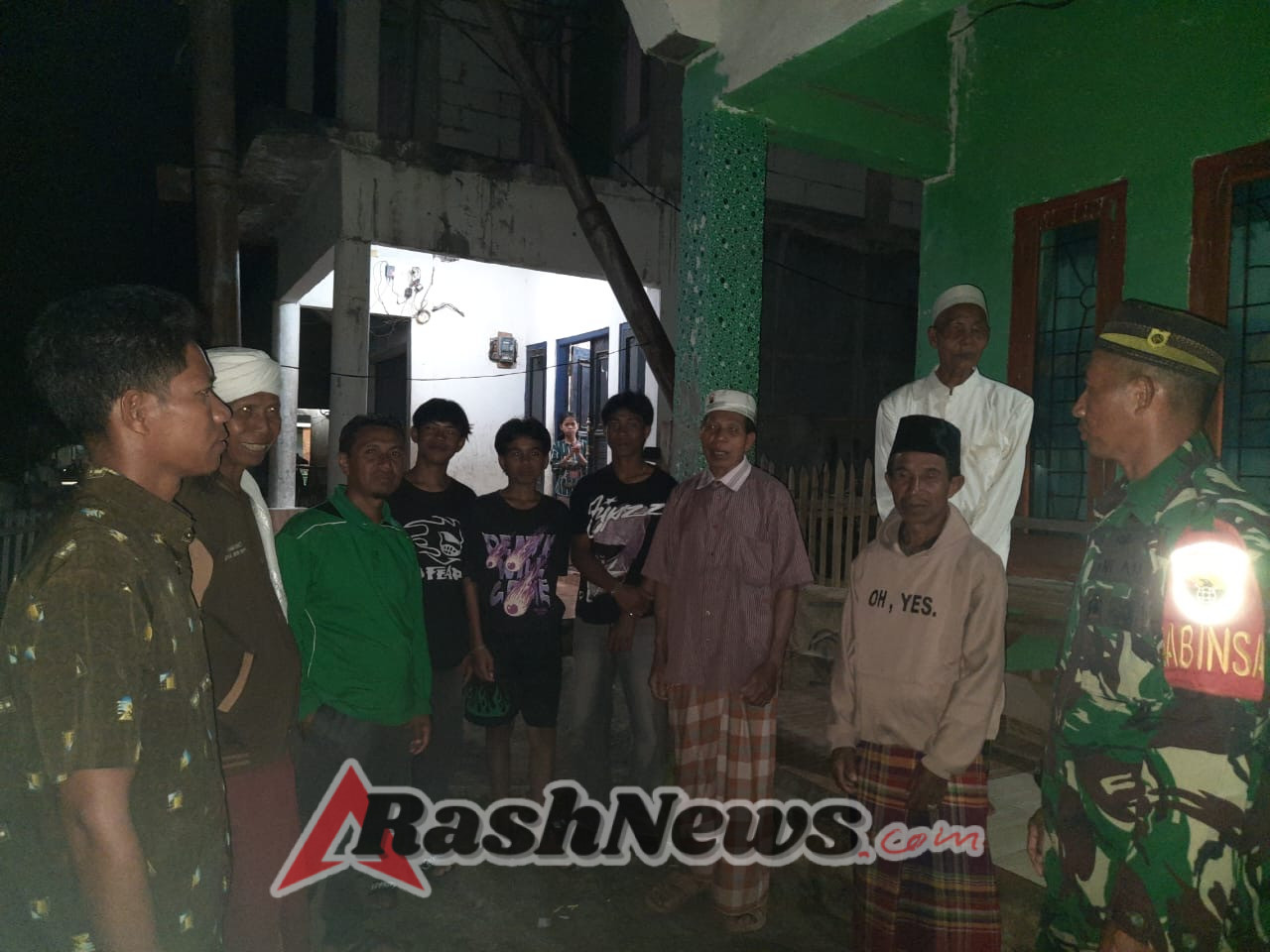 Babinsa Koramil 1608-05/Donggo Pantau Situasi Wilayah Desa Mbawa