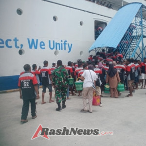 Babinsa Lewoleba dan Unsur Terkait Jaga Keamanan di Pelabuhan PELNI