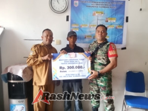 TNI Hadir di Tengah Masyarakat, Babinsa Dampingi Penyaluran BLT DD Desa Pasir Putih