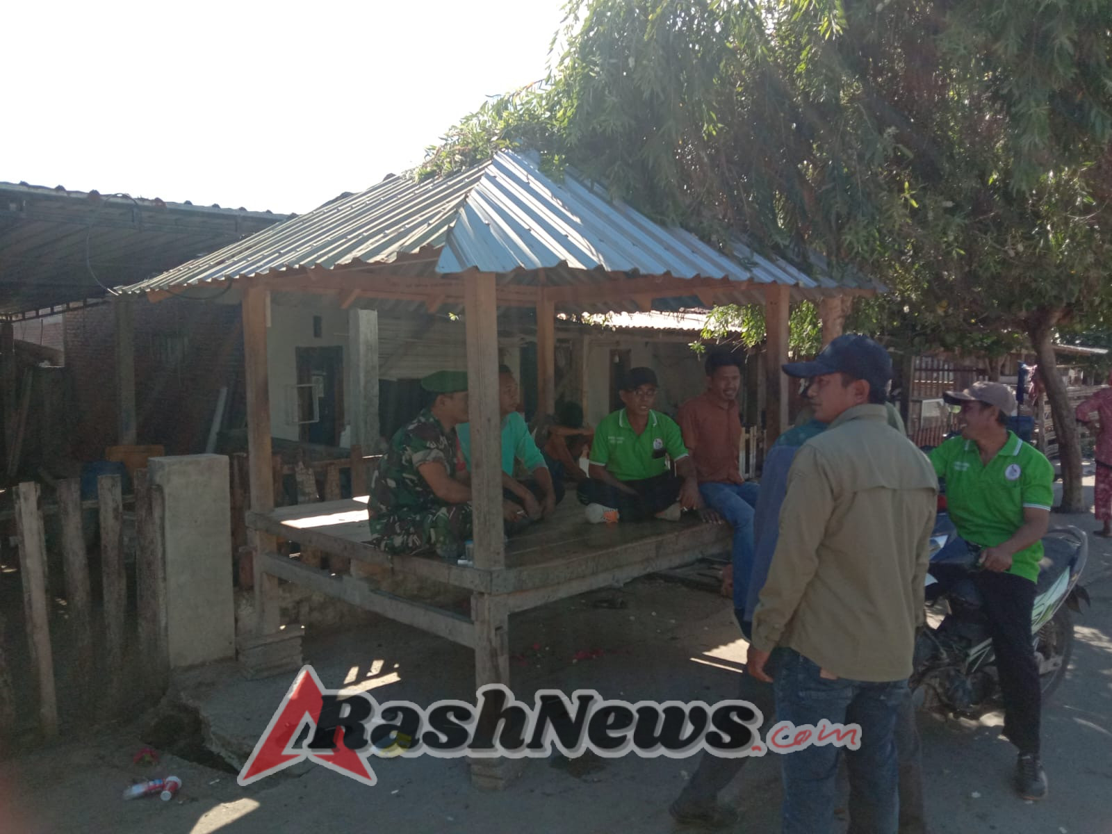 Aparat Desa dan Babinsa Koordinasi Cegah Sapi Masuk Sawah