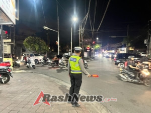 Arus Lalin Sore Hari Meningkat Unit Lantas Polsek Kuta Utara Lakukan Pengaturan