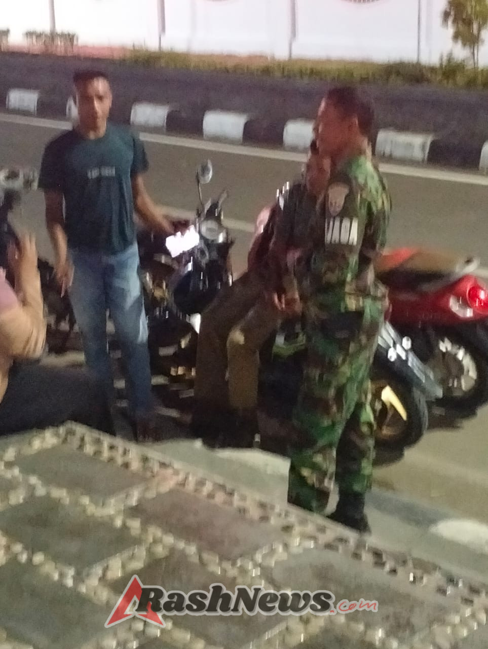 Patroli Malam Koramil 1628-01/Taliwang, Wujud Kepedulian Babinsa Terhadap Masyarakat