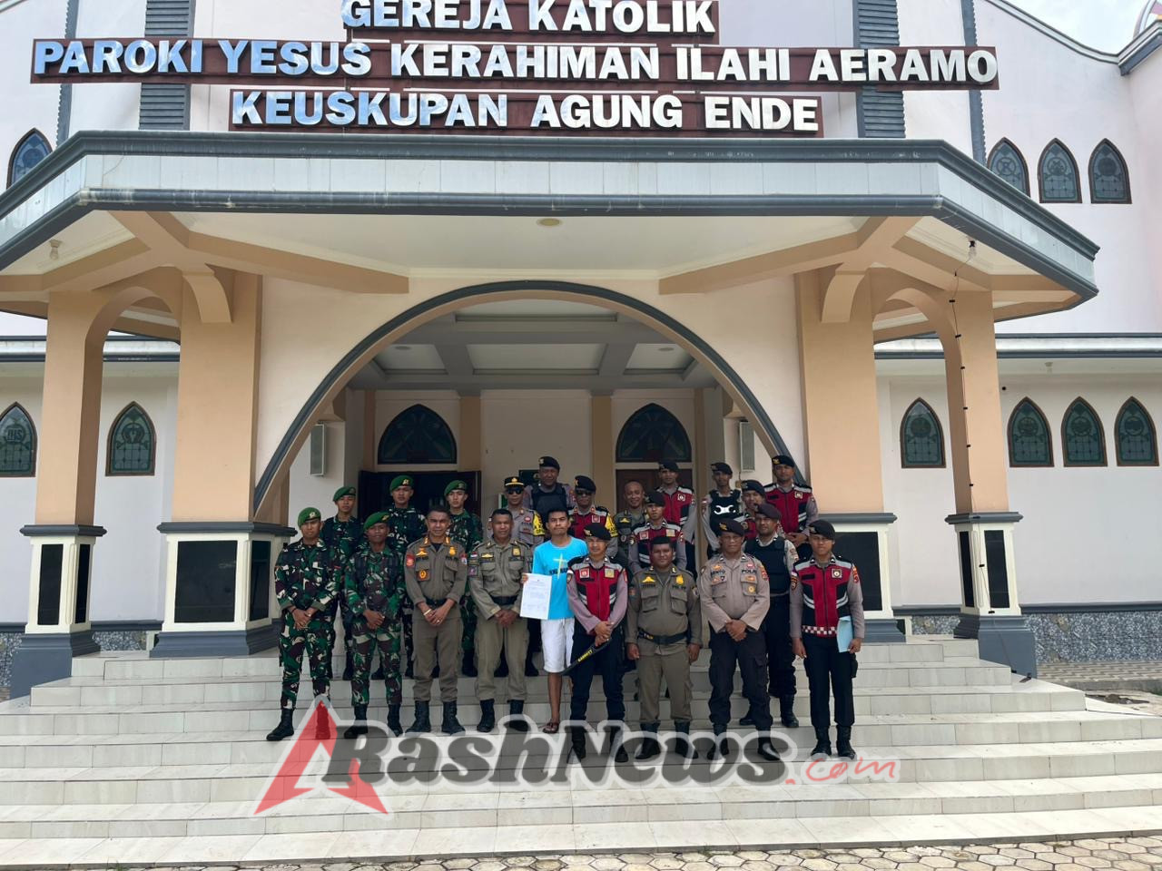 Pengamanan NATARU, Yonif TP 834/WM Bersama Polres Nagekeo Jamin Keamanan Ibadah Natal