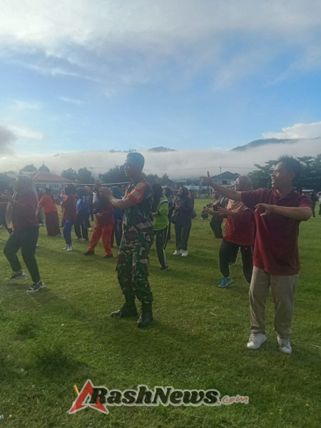 Babinsa Koramil Taliwang Hadiri Senam Sehat Peringati Harlah Desa Sapugara Bree