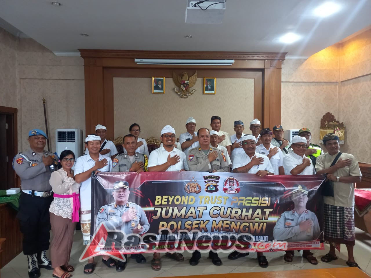 Menjadi Polisi Bagi Diri Sendiri” Topik Jumat Curhat, Polsek Mengwi di Desa Buduk