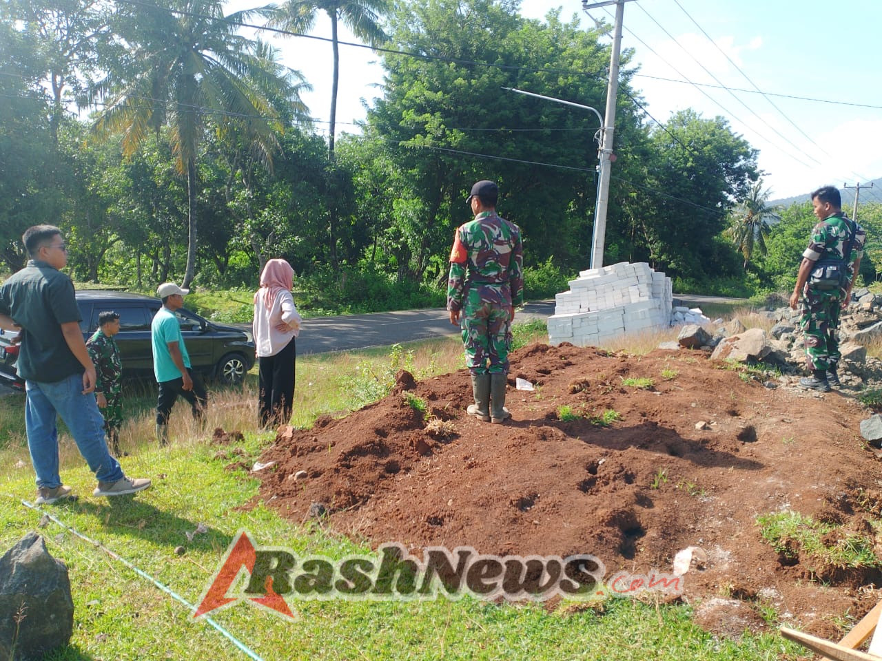 Babinsa Desa Tatar Dampingi Pemeriksaan PT Agrinas di Koperasi Merah Putih Sekongkang