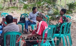 Sertu Ashar Tingkatkan Pembinaan Wilayah Lewat Komsos di Desa Kelanir