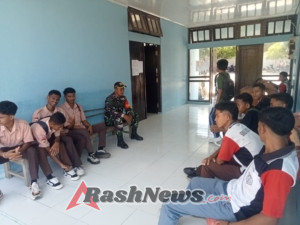 Pererat Kemanunggalan TNI–Rakyat, Babinsa Ende Hadir di Tengah Generasi Muda SMKN 1 Ende