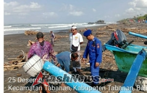 Satpolairud Polres Tabanan Intensifkan Patroli Pesisir di Pantai Yeh Gangga, Jamin Keamanan Wisata Natal