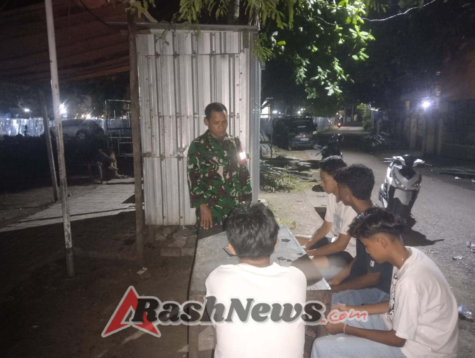 Babinsa Koramil 1614-01/Dompu Aktif Jaga Ketenangan Warga