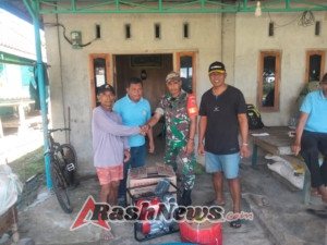 TNI Hadir di Tengah Petani: Babinsa Tebo Bantu Distribusi Alkon Air di Desa Binaan