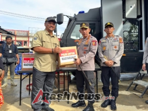 Kapolri Tinjau Posko Pengungsian di Aceh Tamiang, Salurkan Bantuan ke Korban Bencana