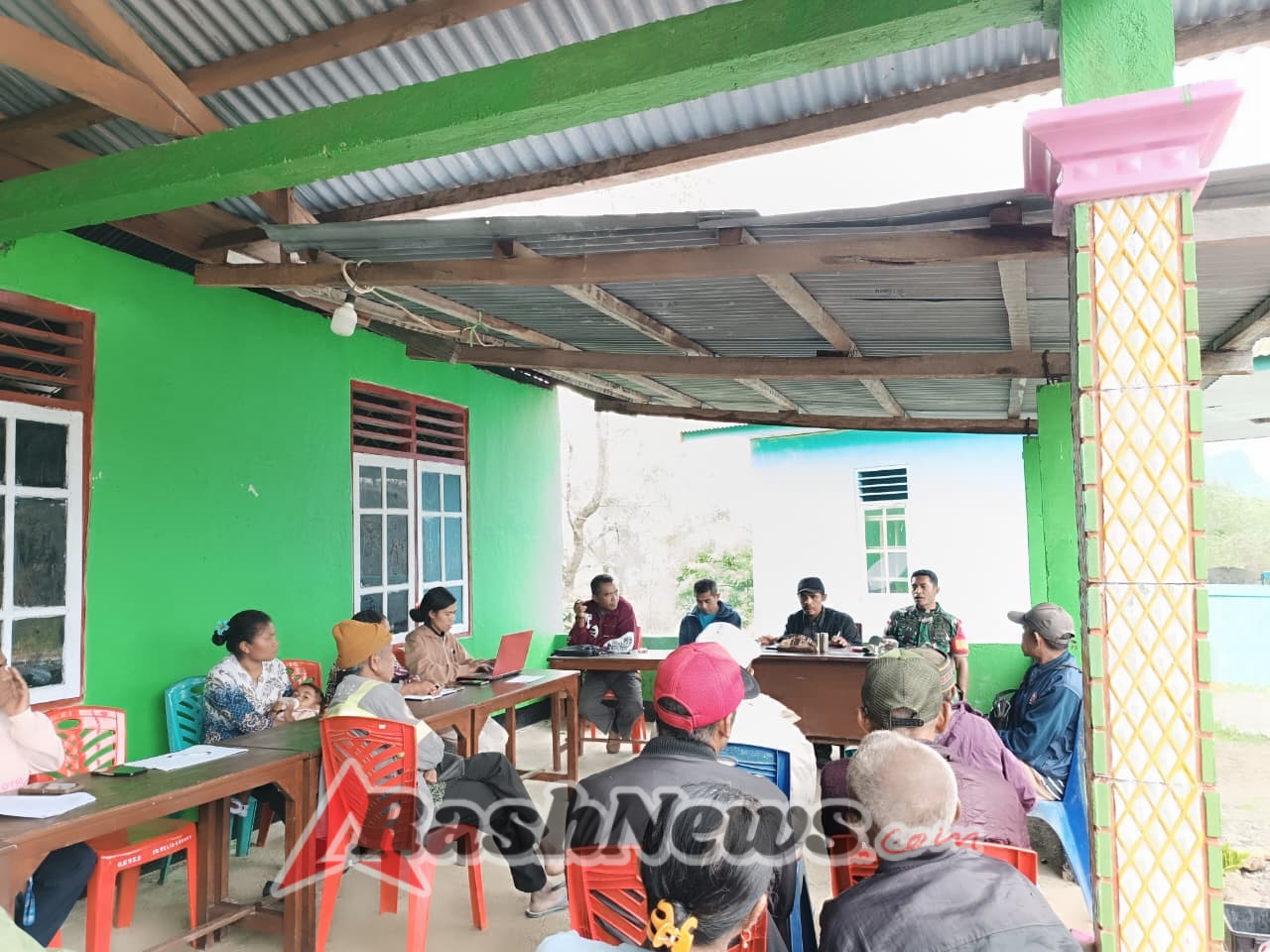 Pengawasan Ketat Babinsa, BLT Dana Desa Desa Lemon Disalurkan Transparan